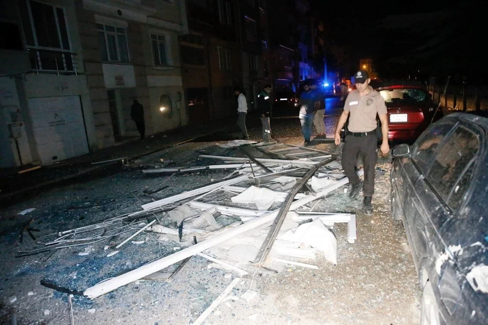 Türkiyədə yaşayış binasında partlayış olub - Ölən var (FOTO)