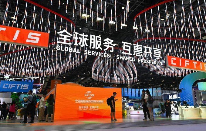 Mikayıl Cabbarov Çin Beynəlxalq Xidmətlər Sərgisində iştirak etdi - FOTO