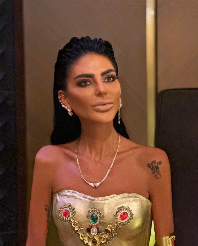 Ziyafətə 3 milyonluq libasla qatıldı - FOTOLAR