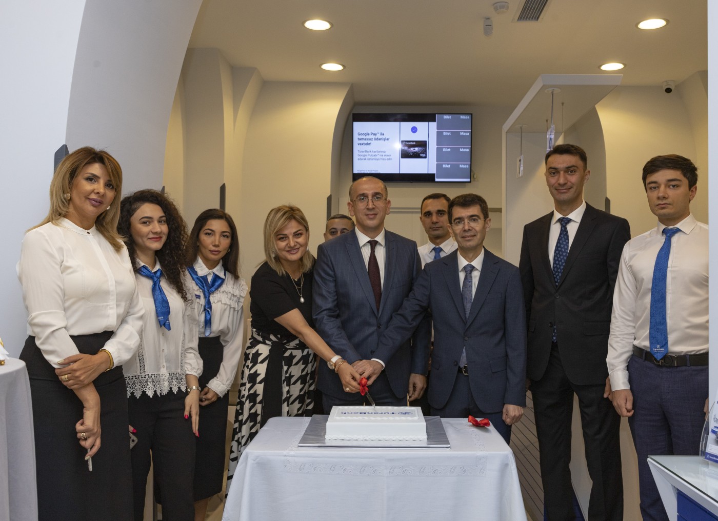 "TuranBank" yeni Fəvvarələr şöbəsini müştərilərin istifadəsinə verdi - FOTOLAR