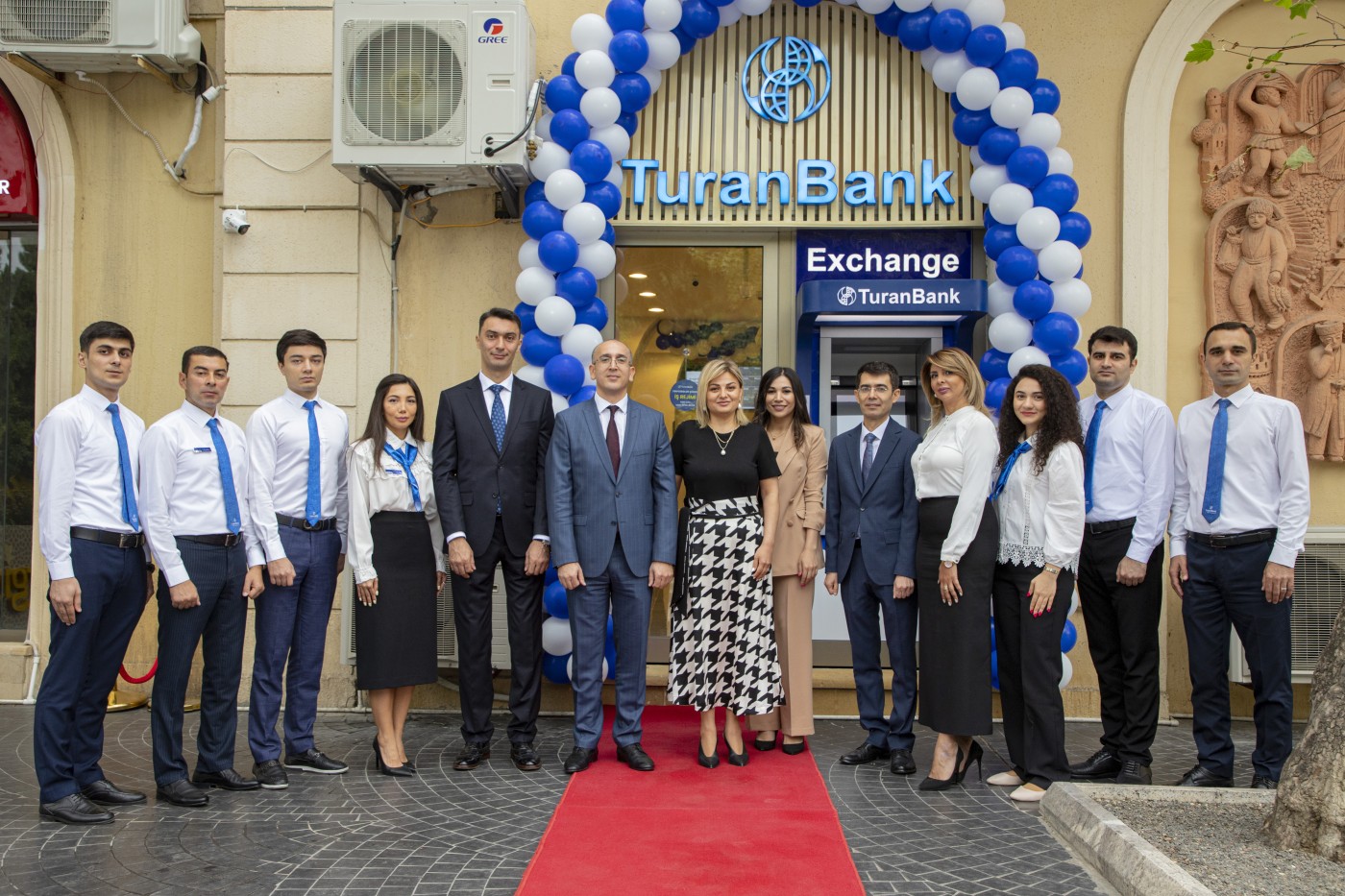"TuranBank" yeni Fəvvarələr şöbəsini müştərilərin istifadəsinə verdi - FOTOLAR