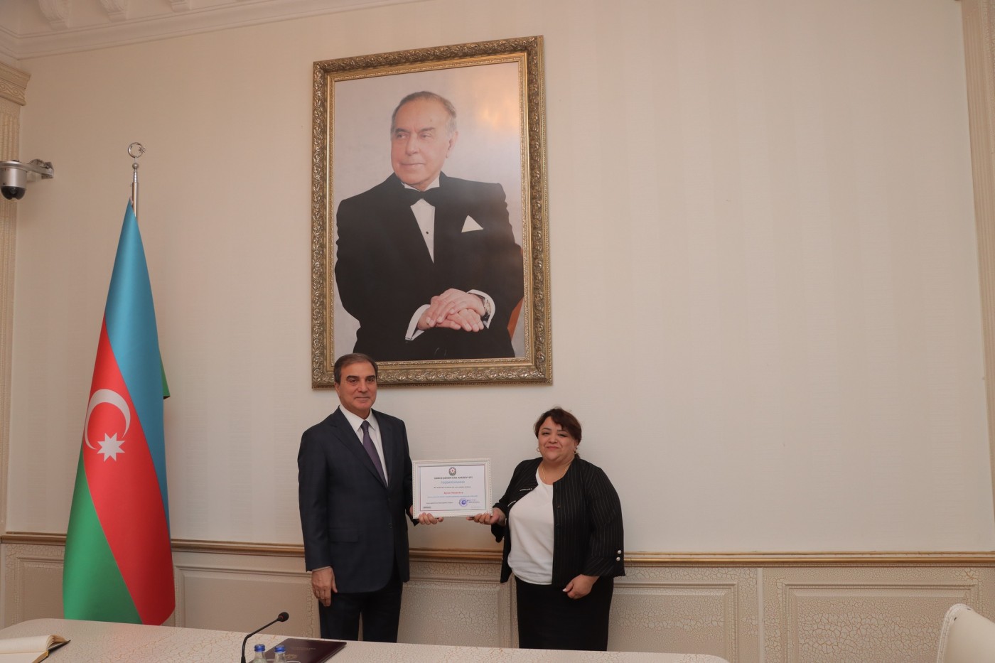 Niyazi Bayramov yüksək bal toplamış məzunlarla görüşdü - FOTOLAR