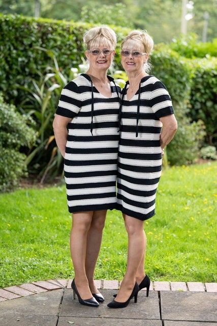 23 ildir eyni paltarı geyinirlər - FOTOLAR