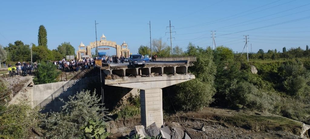 Xaçmaz-Xudat yolu üzərindəki körpü uçdu - YENİLƏNİB (VİDEO)