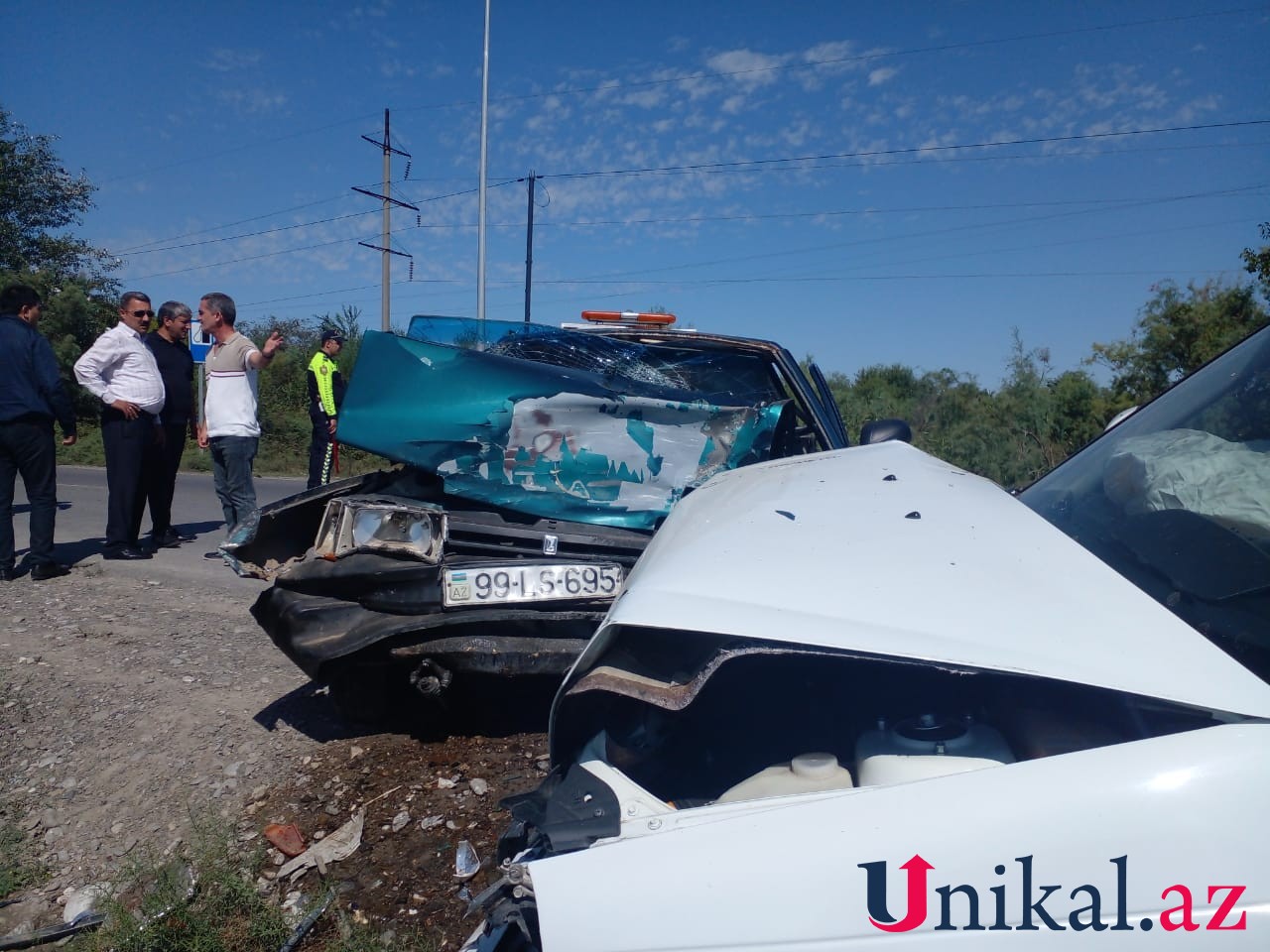 Yevlaxda qəza - Ata və azyaşlı övladları xəsarət aldı (FOTO)