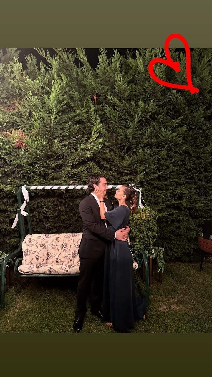 Məşhur cütlüyün nişanı oldu - FOTO