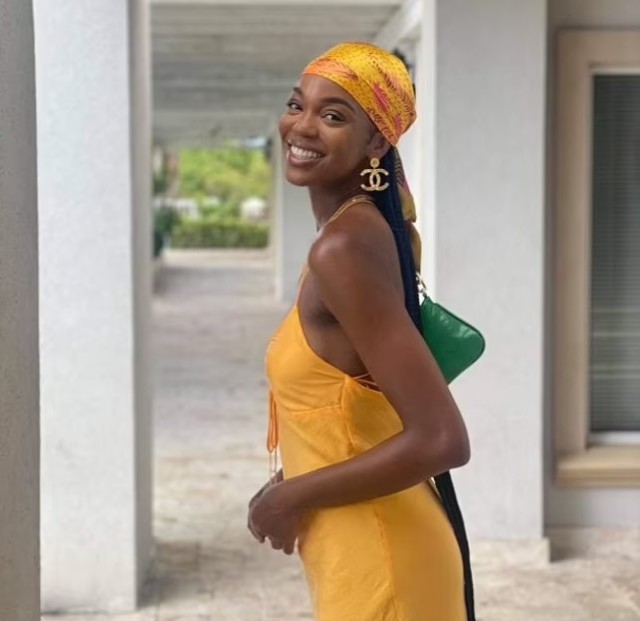 Gənc modellər evlərində ölü tapıldılar - FOTO