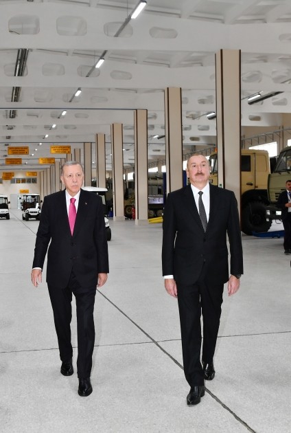 Prezidentlər Naxçıvanda hərbi kompleksin açılışında iştirak ediblər - FOTOLAR  (YENİLƏNİB)