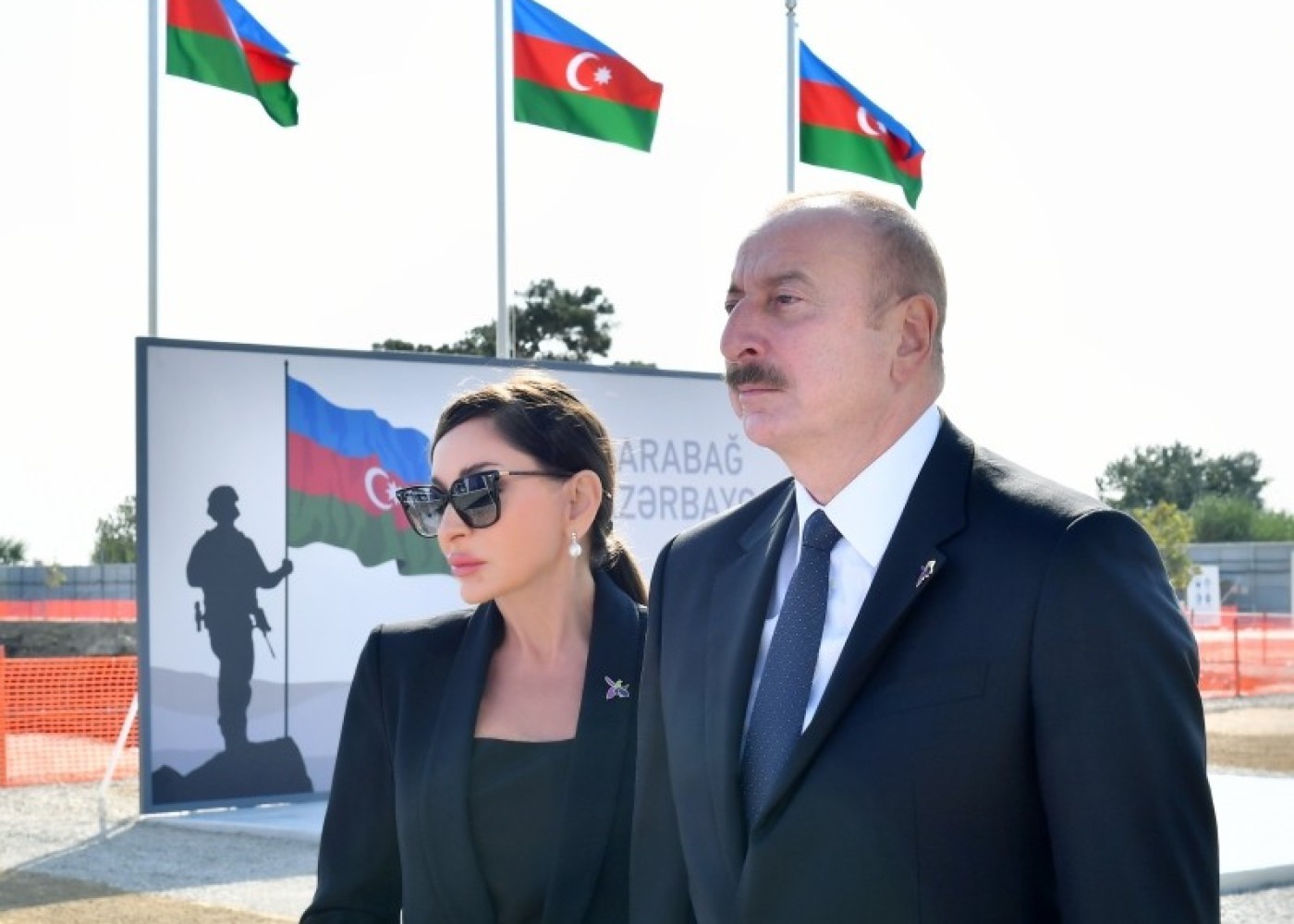 Prezident və birinci xanım Zəfər parkında olublar - FOTOLAR+VİDEO (YENİLƏNİB)