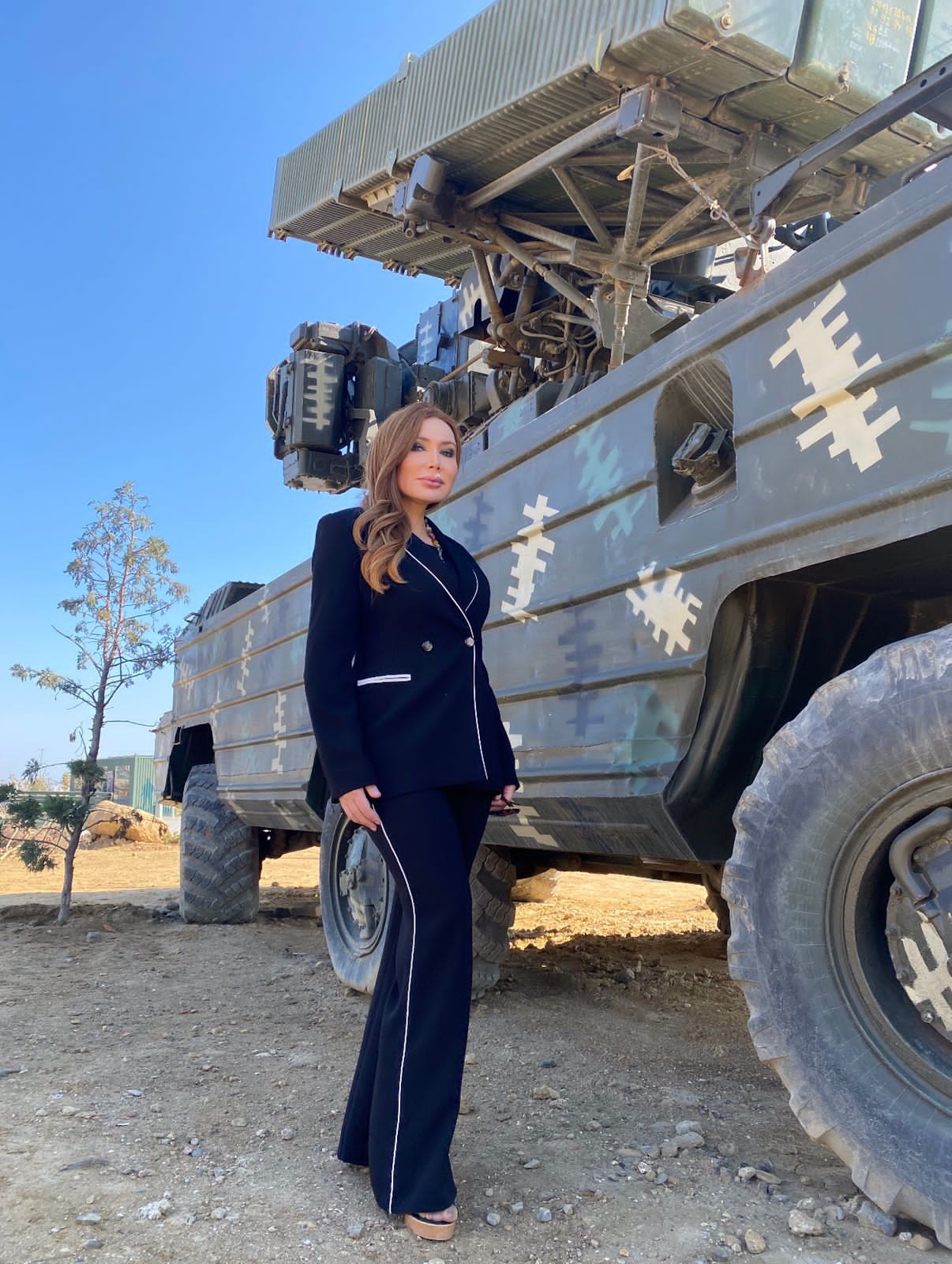 Fəxriyə Xələfova Hərbi Qənimətlər Parkında - FOTOLAR