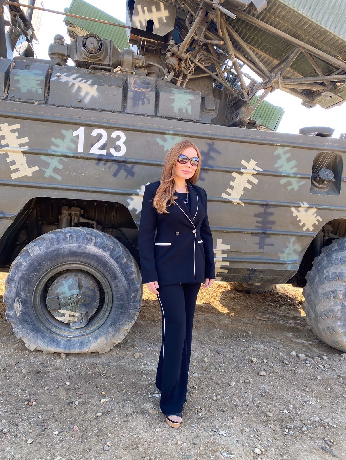 Fəxriyə Xələfova Hərbi Qənimətlər Parkında - FOTOLAR