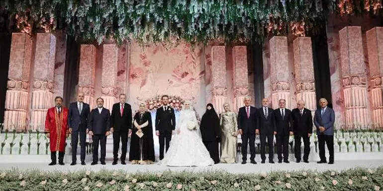 Ərdoğan qardaşı oğlunun toyunda - FOTO