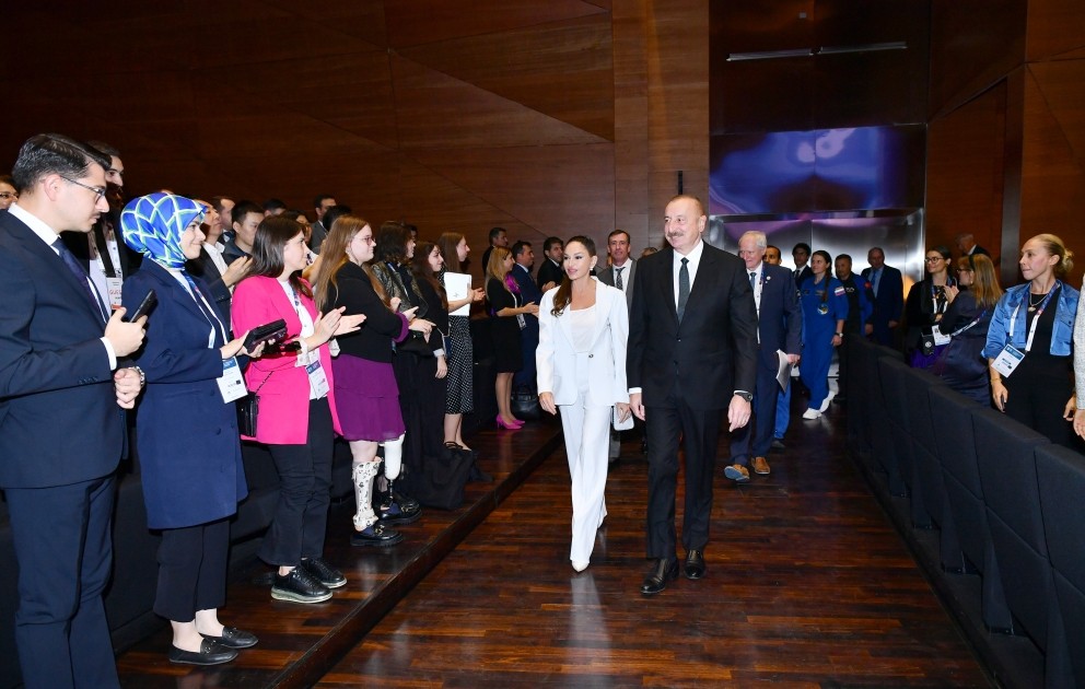 Prezident və birinci xanım Astronavtika Konqresinin açılışında - YENİLƏNİB (FOTOLAR+VİDEO)