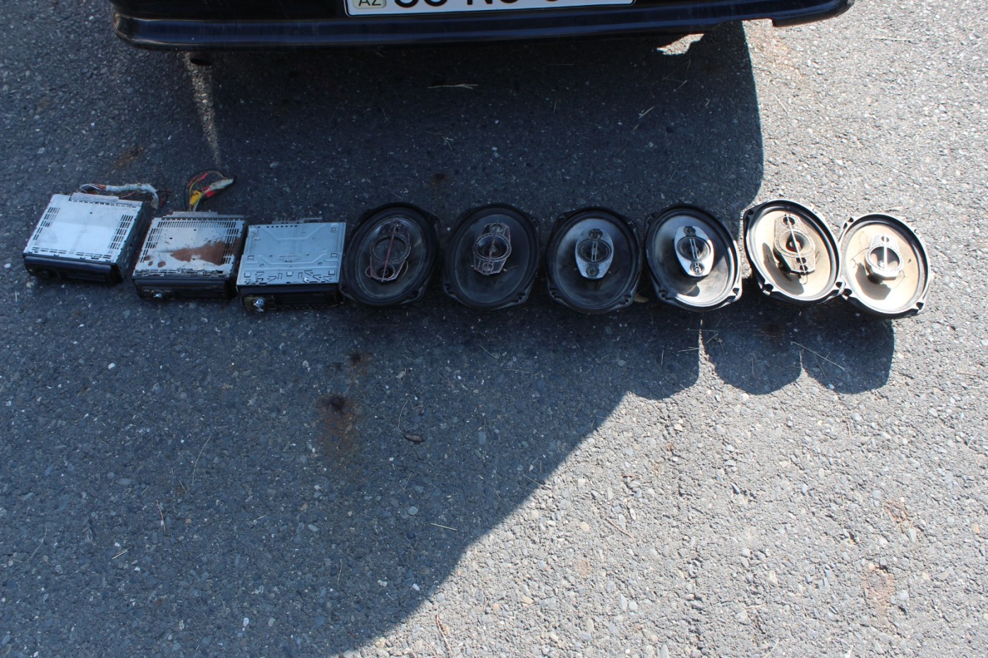 Qaxda avtomobillərdən oğurluq edənlər saxlanıldı - FOTOLAR