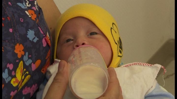 Salyanda küçəyə atılan uşaq Bakıya körpələr evinə göndərildi - FOTOLAR