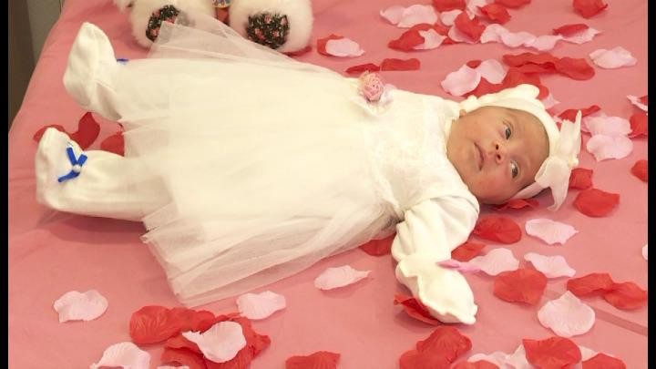 Salyanda küçəyə atılan uşaq Bakıya körpələr evinə göndərildi - FOTOLAR