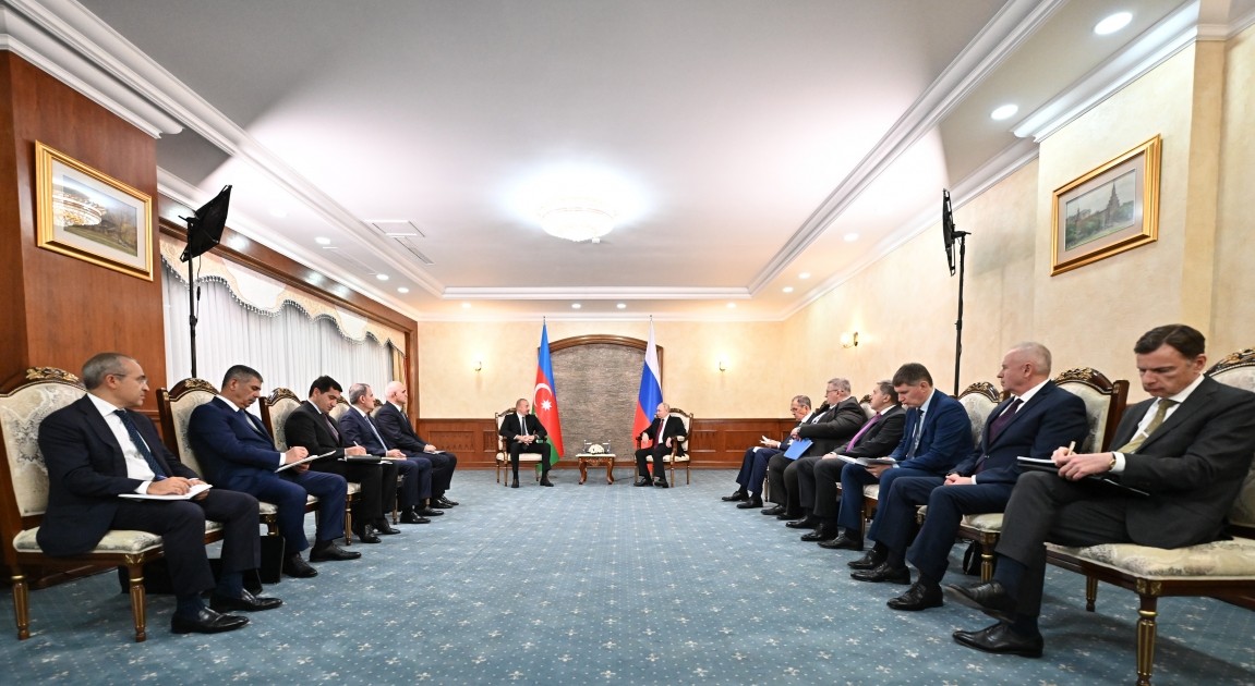 Bişkekdə İlham Əliyevin Putinlə görüşü oldu - FOTOLAR  (YENİLƏNİB)