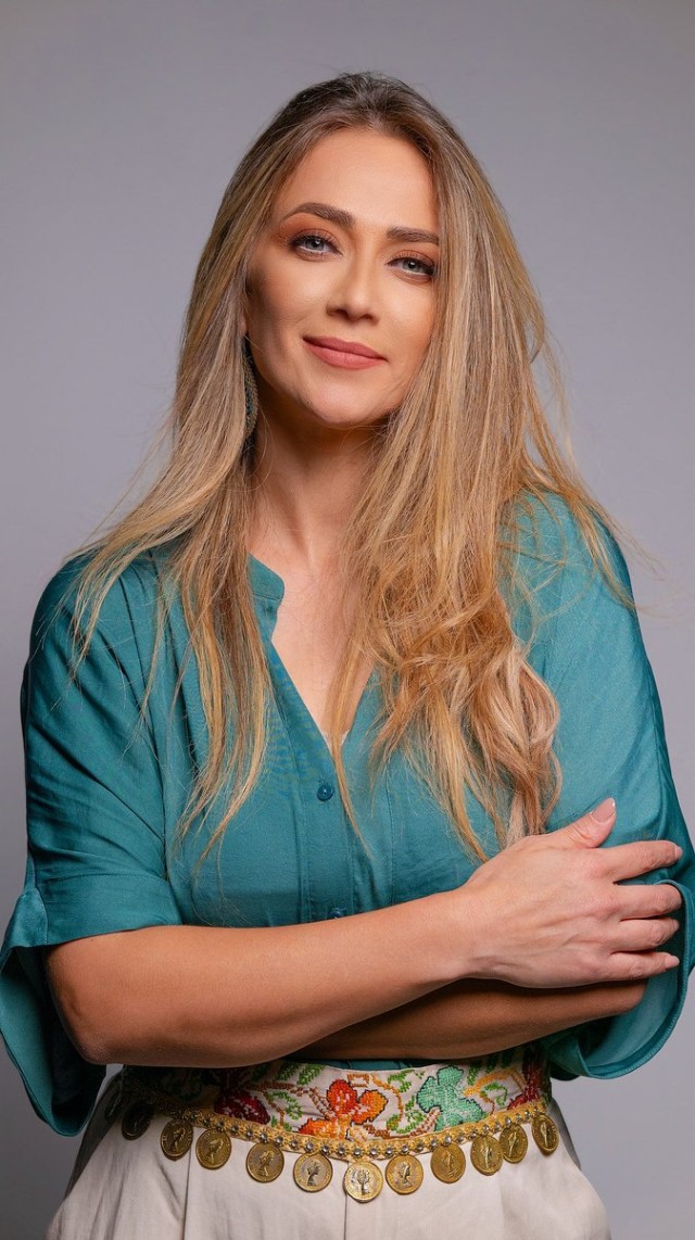 Tanınmış müğənni Fələstini dəstəklədiyinə görə saxlanıldı