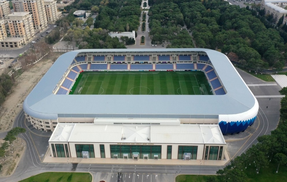 Prezident Sumqayıt şəhər stadionunda yaradılan şəraitlə tanış oldu - FOTOLAR