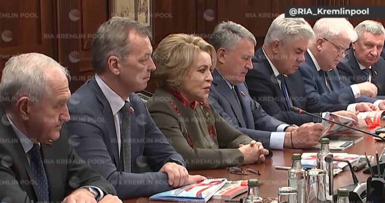 Putinlə görüşdə geyimi ilə diqqət çəkdi - FOTOLAR