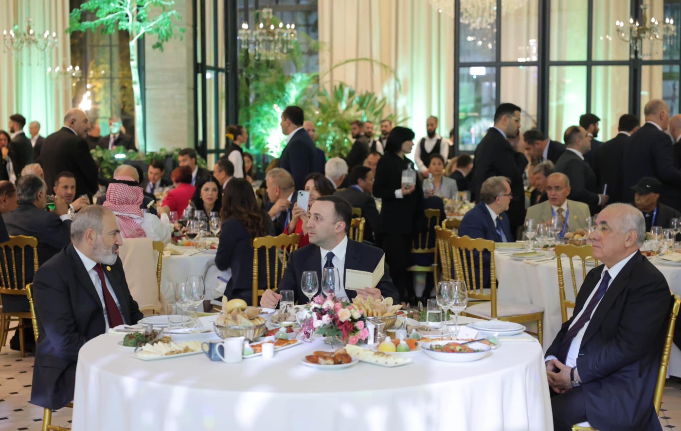 Əli Əsədov və Paşinyan Tbilisidə görüşüblər - FOTOLAR