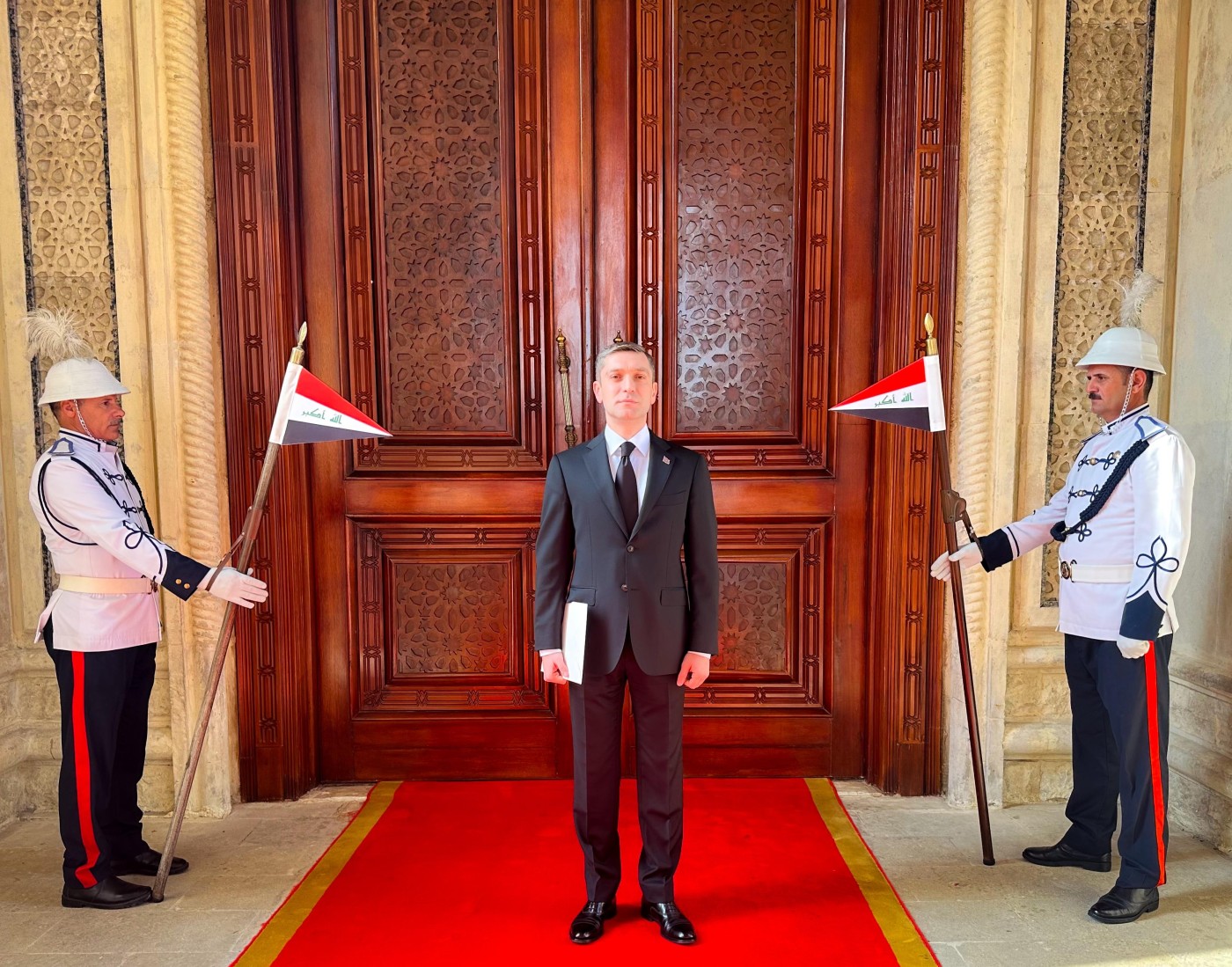 Yeni səfirimiz etimadnaməsini İraq Prezidentinə təqdim etdi - FOTOLAR
