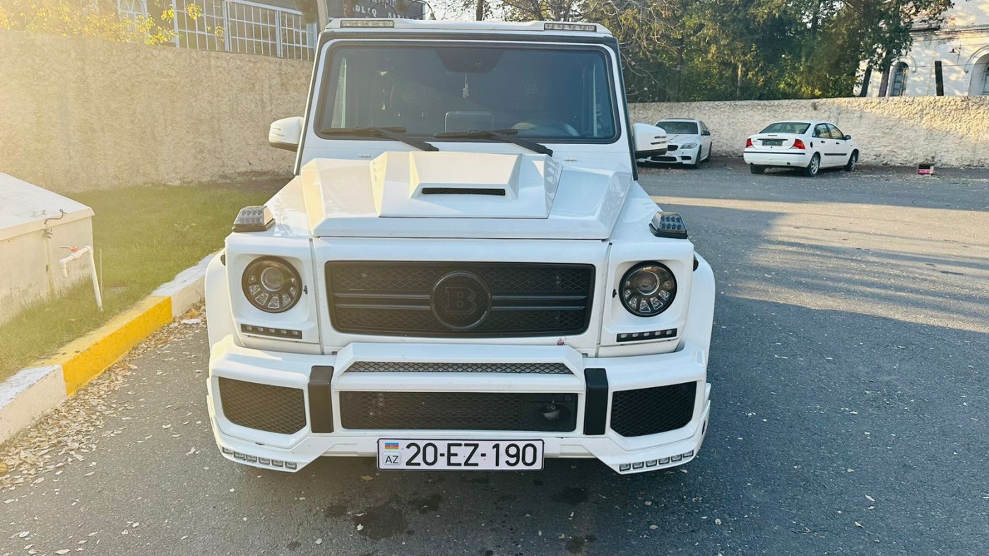 Narkotik çəkib "Galendewagen" sürdü - FOTO