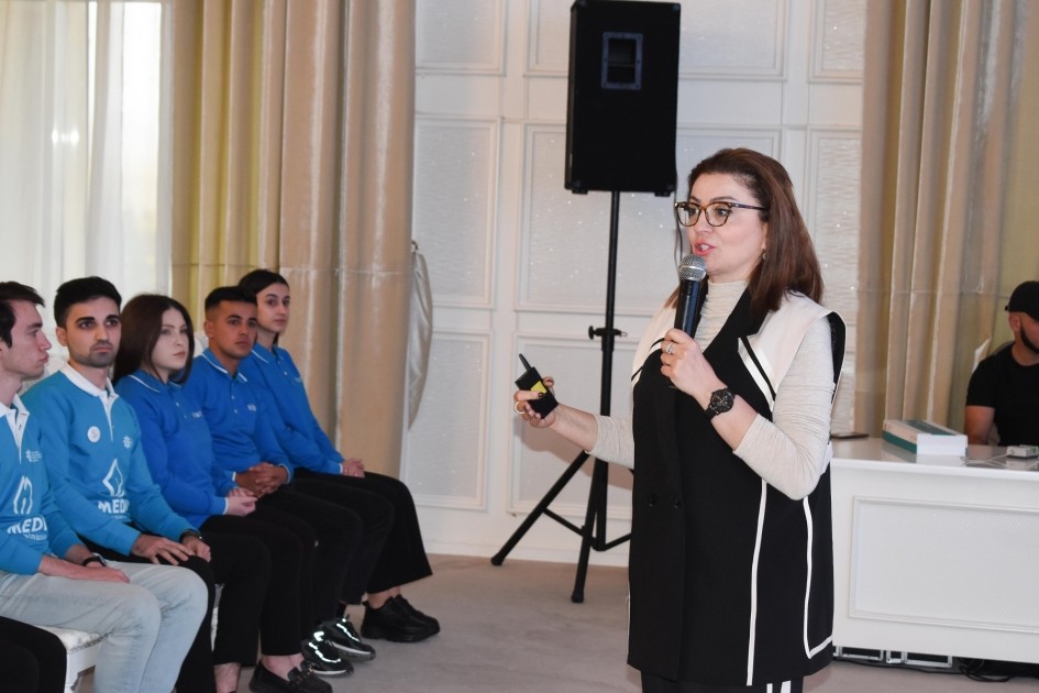 Əhməd İsmayılov Gəncədə jurnalistlərlə görüş keçirdi - FOTOLAR