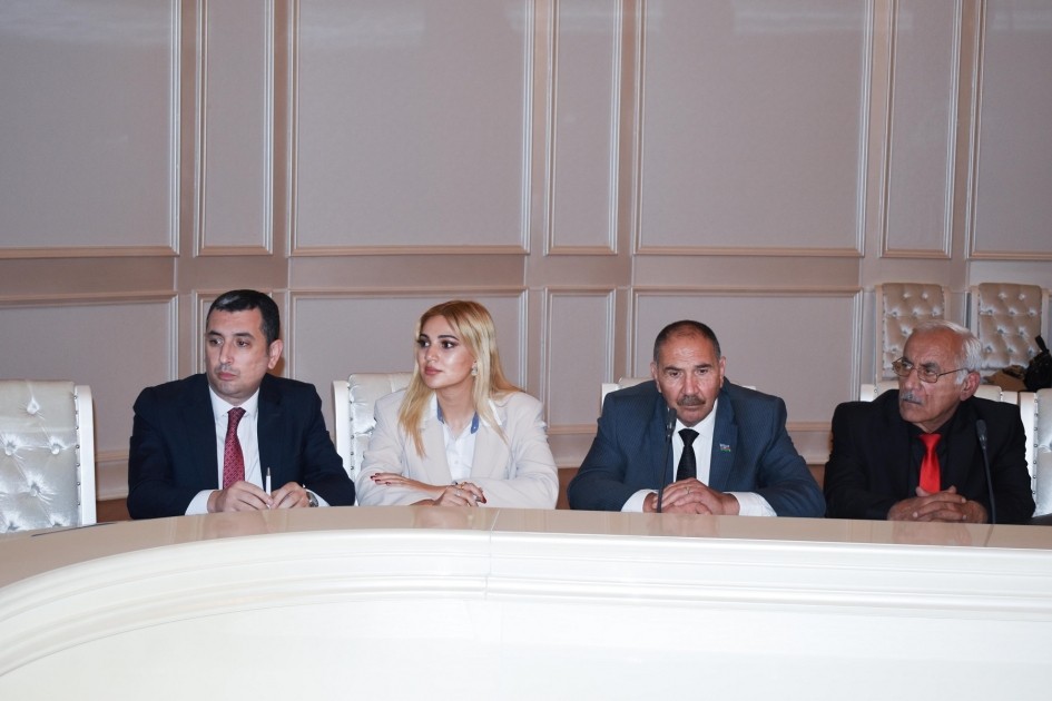 Əhməd İsmayılov Gəncədə jurnalistlərlə görüş keçirdi - FOTOLAR