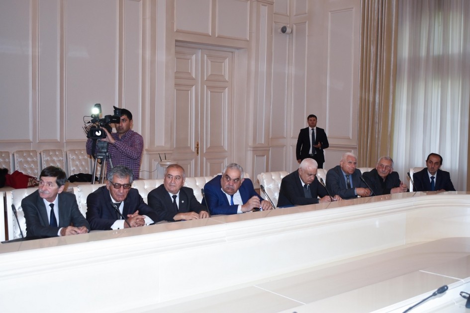 Əhməd İsmayılov Gəncədə jurnalistlərlə görüş keçirdi - FOTOLAR