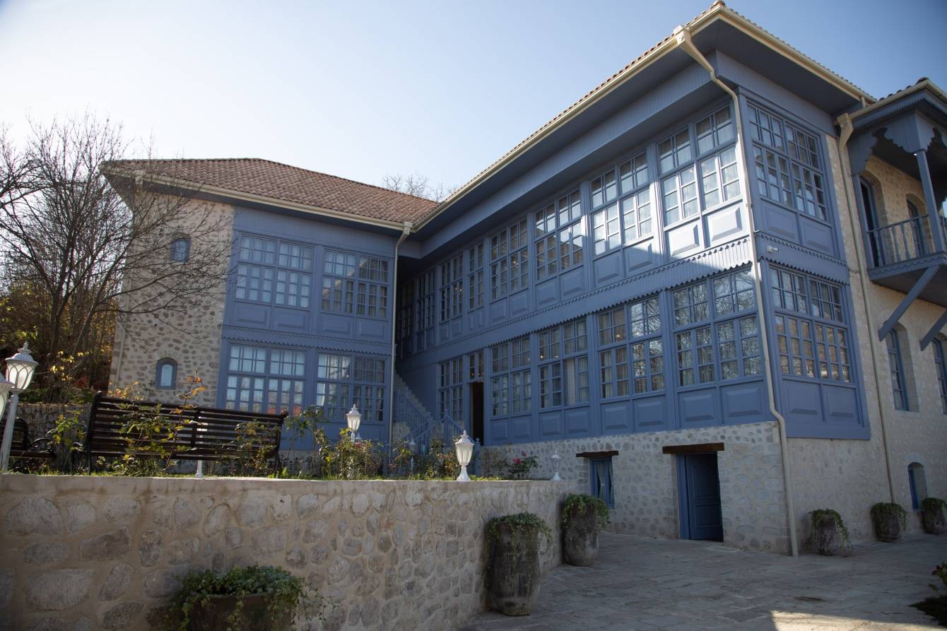 Prezident və birinci xanım Şuşada “Yasəmən” hotelinin açılışında (FOTOLAR)