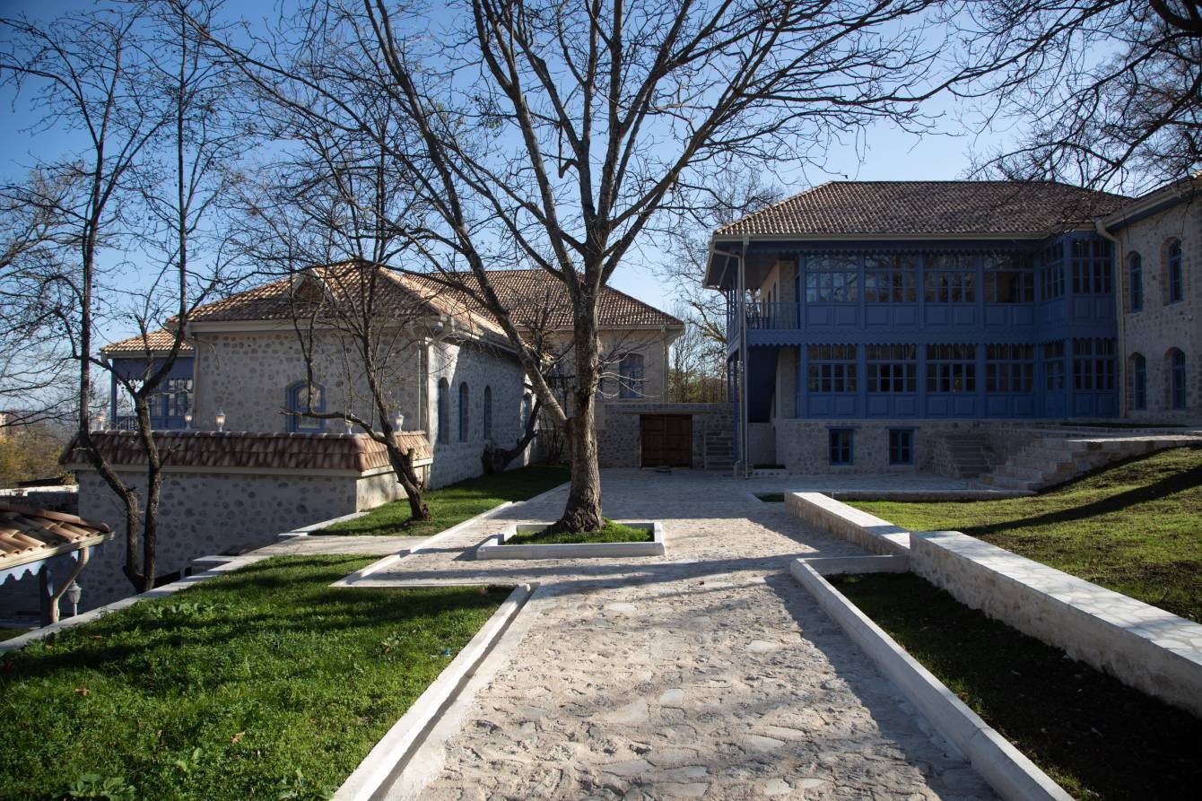 Prezident və birinci xanım Şuşada “Yasəmən” hotelinin açılışında (FOTOLAR)