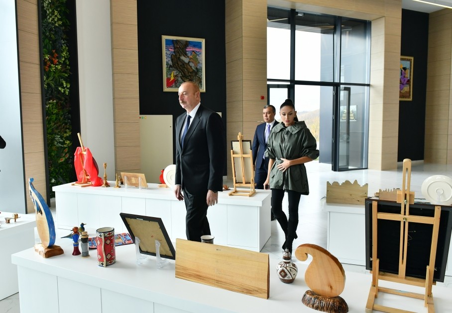 İlham Əliyev və xanımı “DOST EVİ” filialının açılışında - FOTOLAR (YENİLƏNİB)