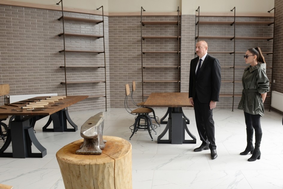 İlham Əliyev və xanımı “DOST EVİ” filialının açılışında - FOTOLAR (YENİLƏNİB)