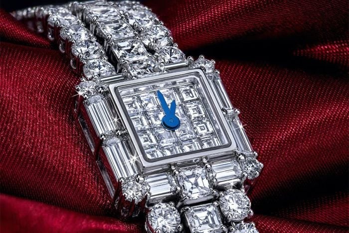 Rihannanın bahalı topuq saatı - FOTOLAR