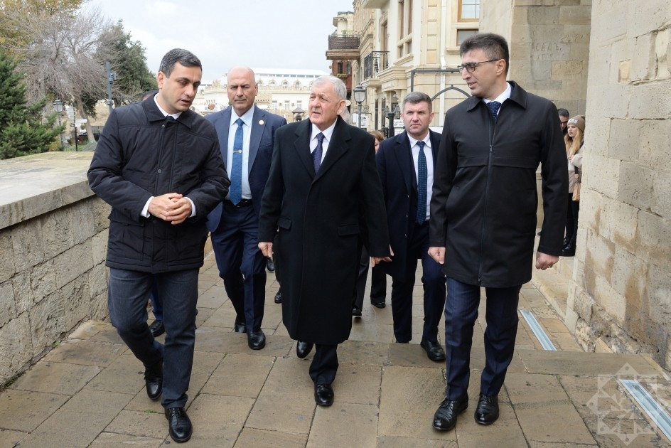 İraq Prezidenti İçərişəhərdə - FOTOLAR