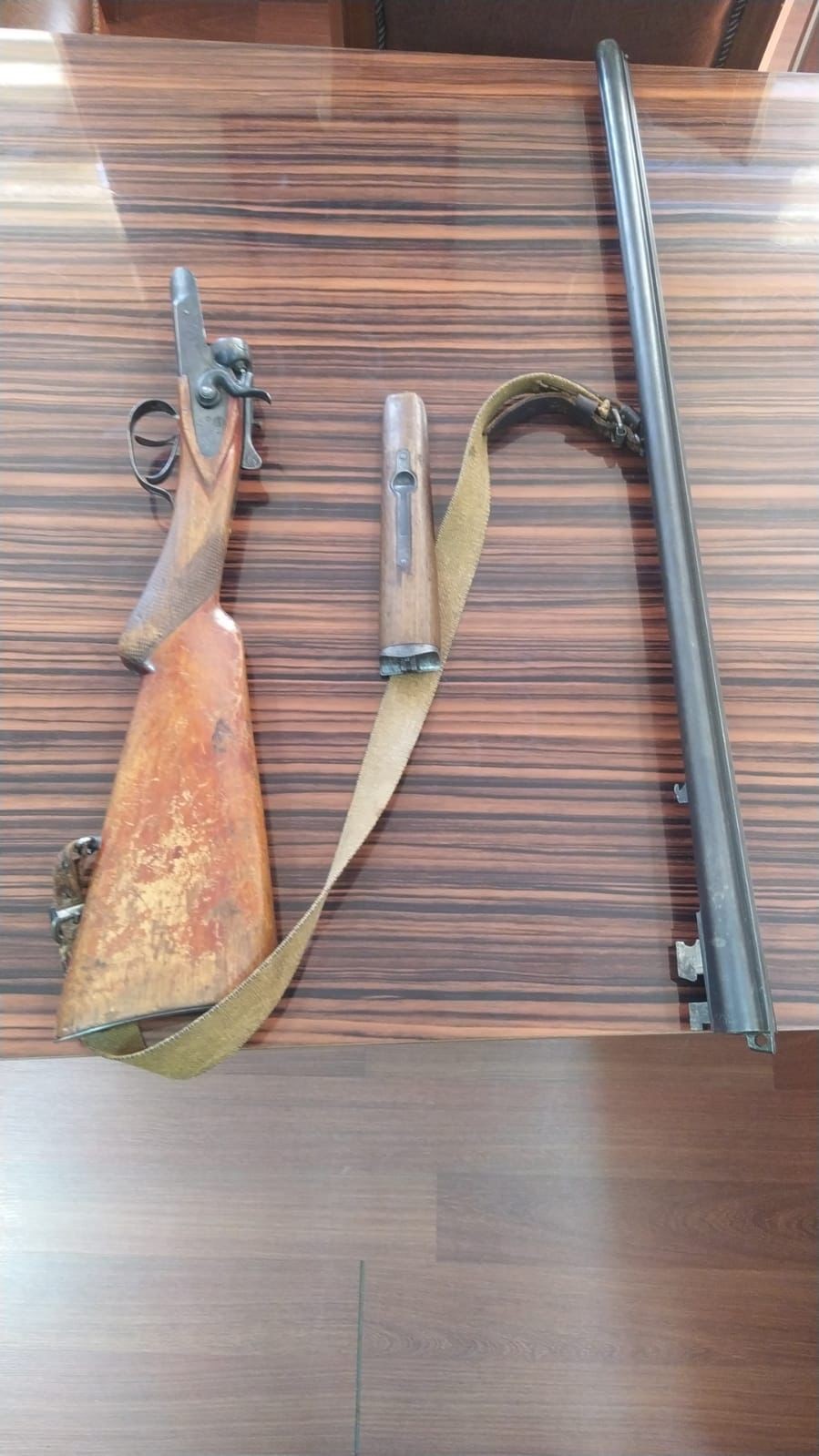 Qanunsuz saxlanılan odlu silahlar polisə təhvil verildi