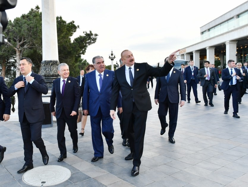 Dövlət və hökumət başçılarının şərəfinə rəsmi nahar verildi - FOTOLAR