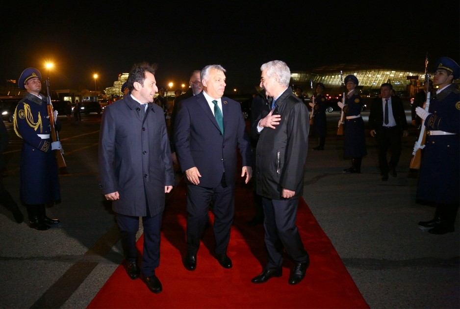 Viktor Orban Vətəninə qayıtdı