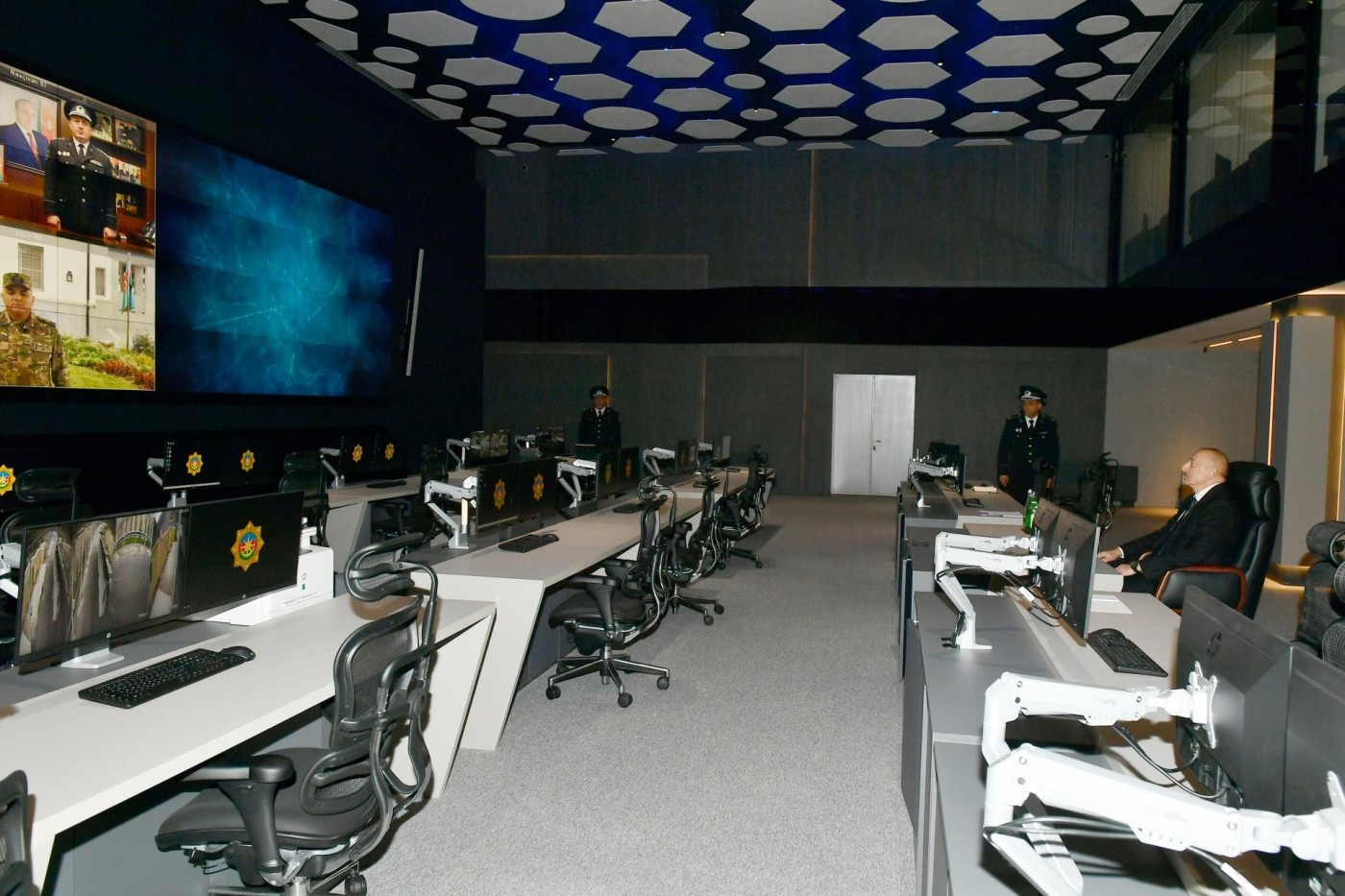 Əli Nağıyev İlham Əliyevə raport verdi - FOTOLAR