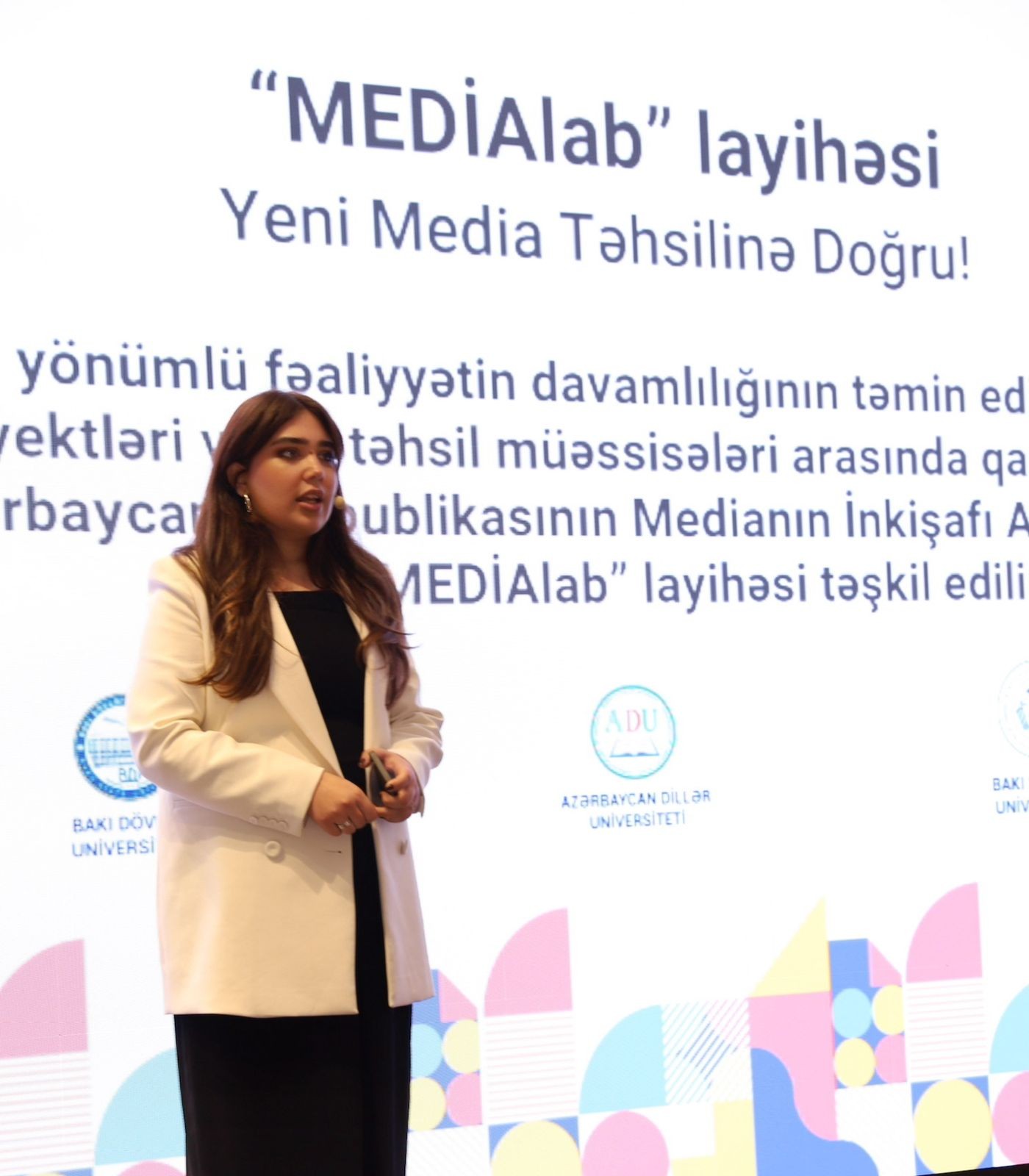 “MEDİAlab” layihəsi çərçivəsində hesabat konfransı keçirildi - FOTOLAR