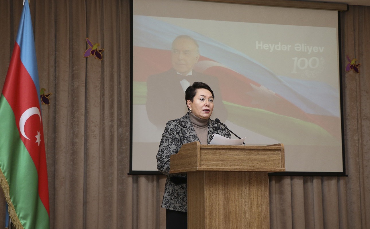 AzMİU-da Ümummilli Lider Heydər Əliyevin anım günü keçirilib - FOTOLAR