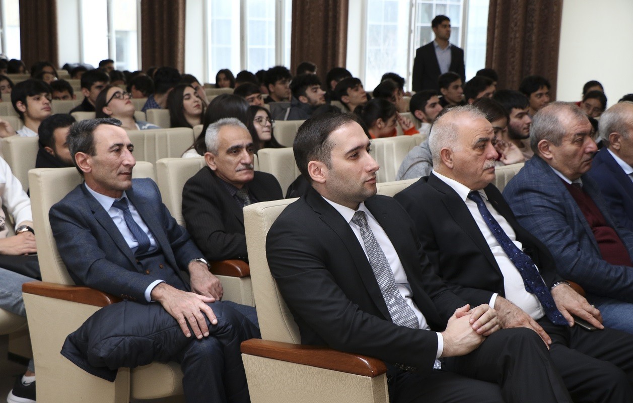 AzMİU-da Ümummilli Lider Heydər Əliyevin anım günü keçirilib - FOTOLAR