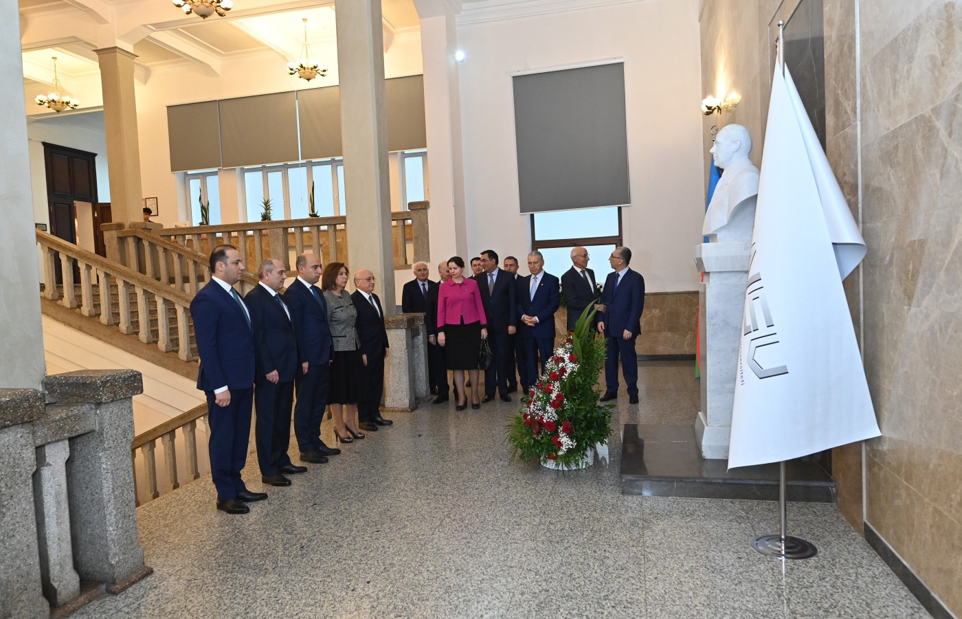 “Heydər Əliyev və Yeni Azərbaycan” mövzusunda konfrans keçirildi - FOTOLAR