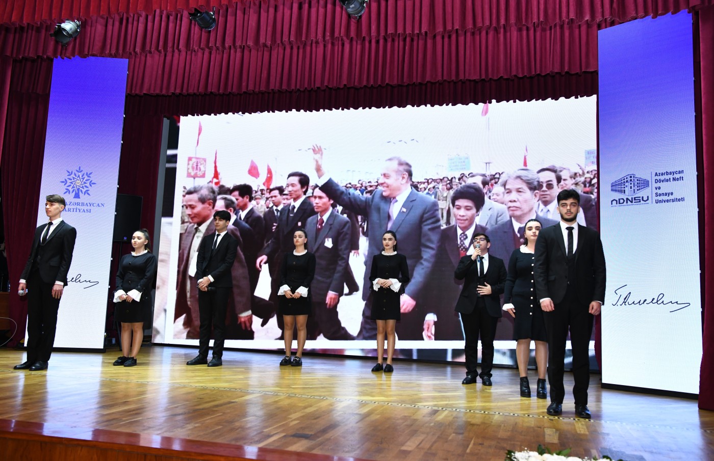 “Heydər Əliyev və Yeni Azərbaycan” mövzusunda konfrans keçirildi - FOTOLAR