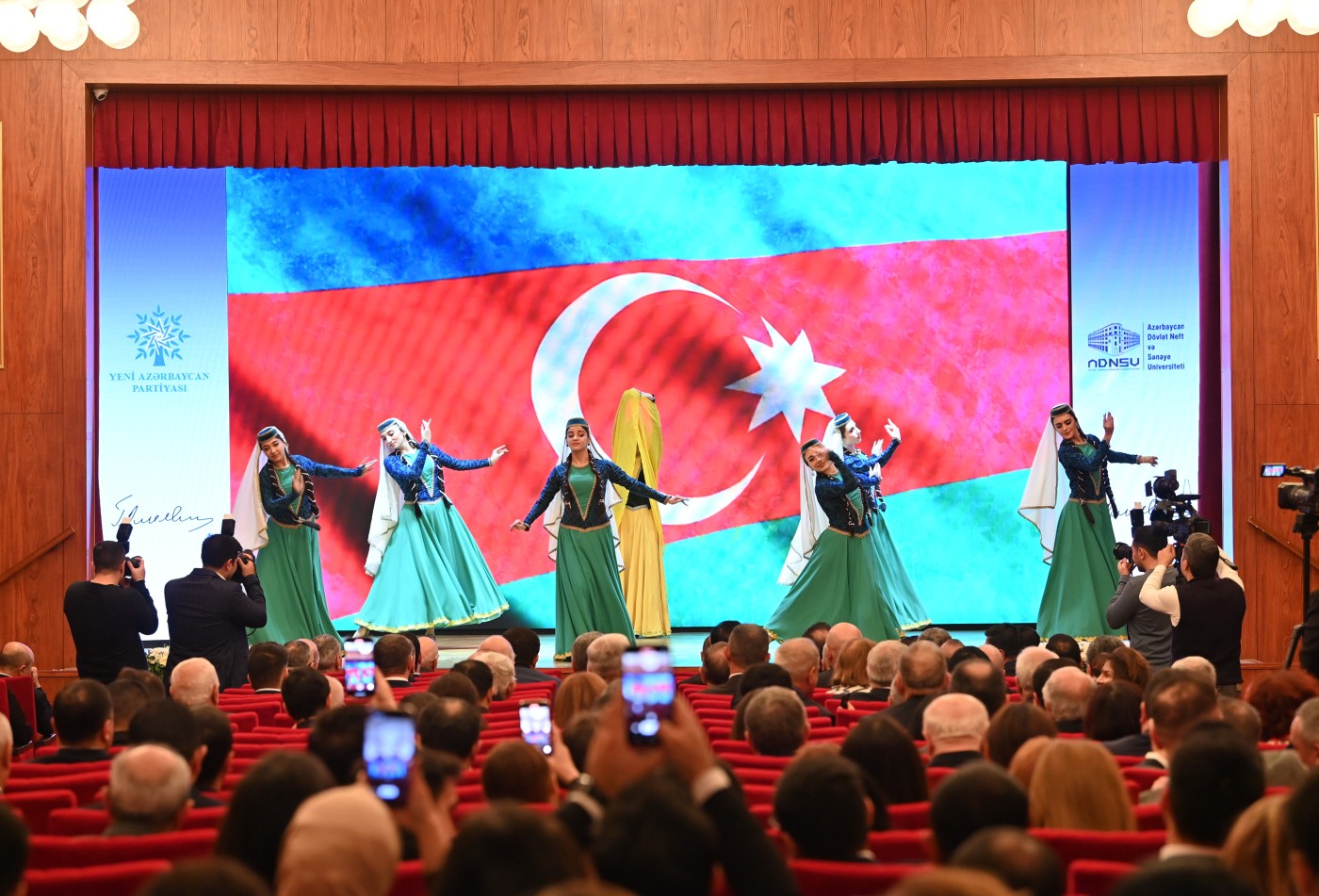 “Heydər Əliyev və Yeni Azərbaycan” mövzusunda konfrans keçirildi - FOTOLAR