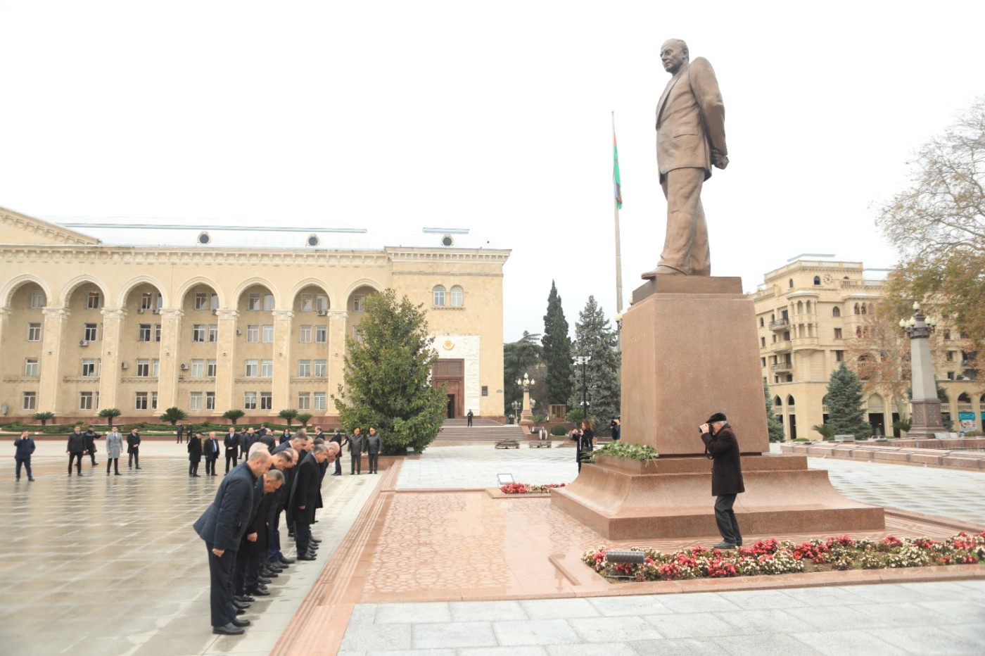 Gəncədə Ulu Öndər Heydər Əliyevin xatirəsi anılıb - FOTOLAR