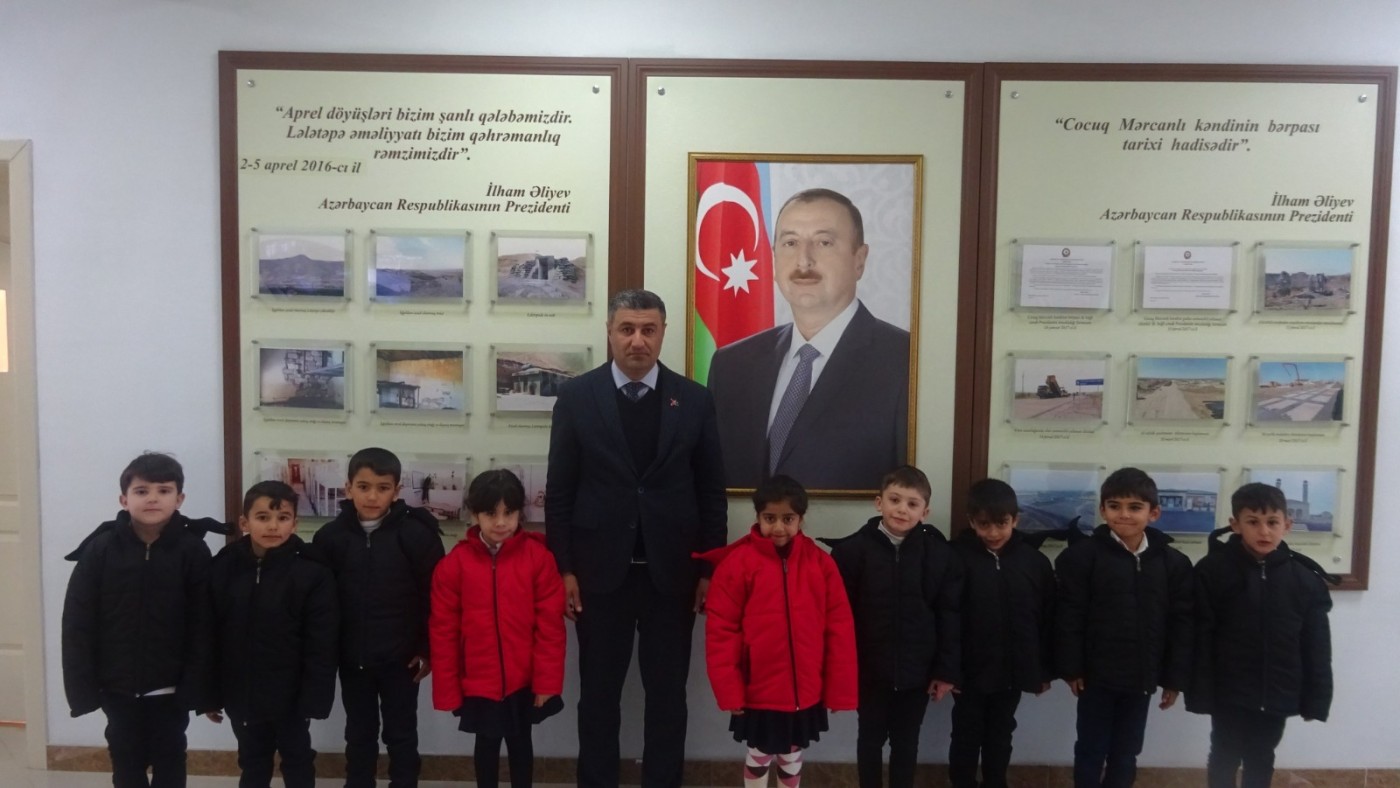Məcburi köçkün şagirdlərə qış geyimləri paylanıb - FOTOLAR