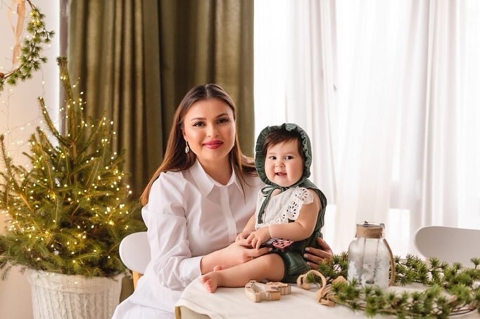 Sevda ilk dəfə qızının üzünü göstərdi - FOTOLAR