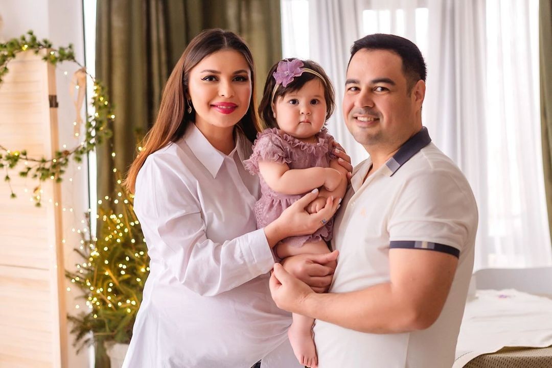 Sevda ilk dəfə qızının üzünü göstərdi - FOTOLAR